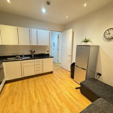 Comfortable - Cosy - Budget Studios In City Center London Eksteriør billede