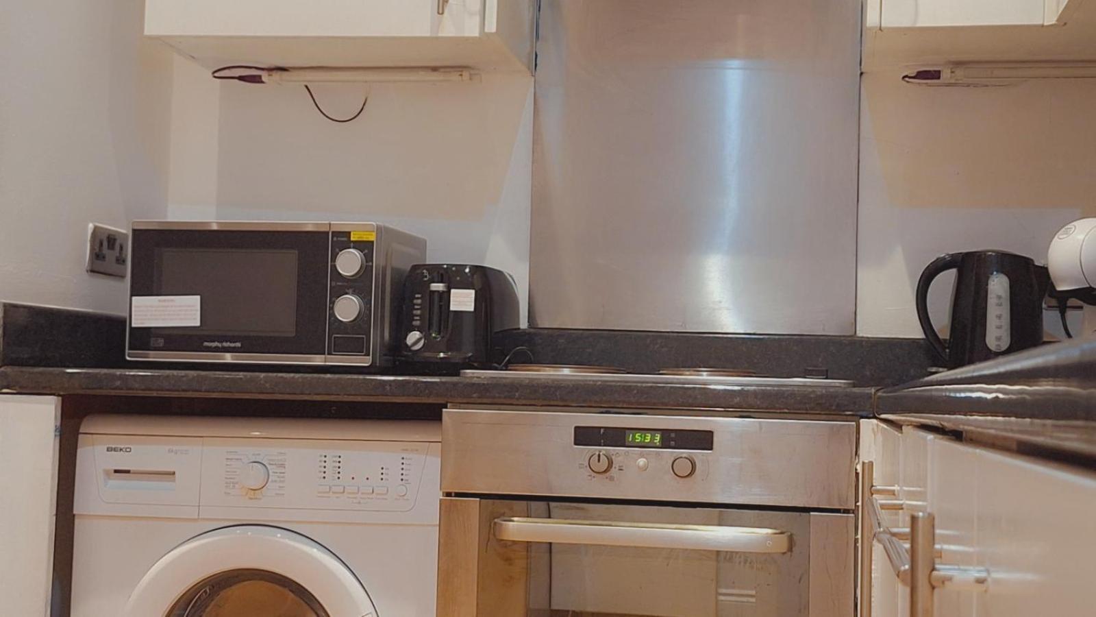 Comfortable - Cosy - Budget Studios In City Center London Eksteriør billede