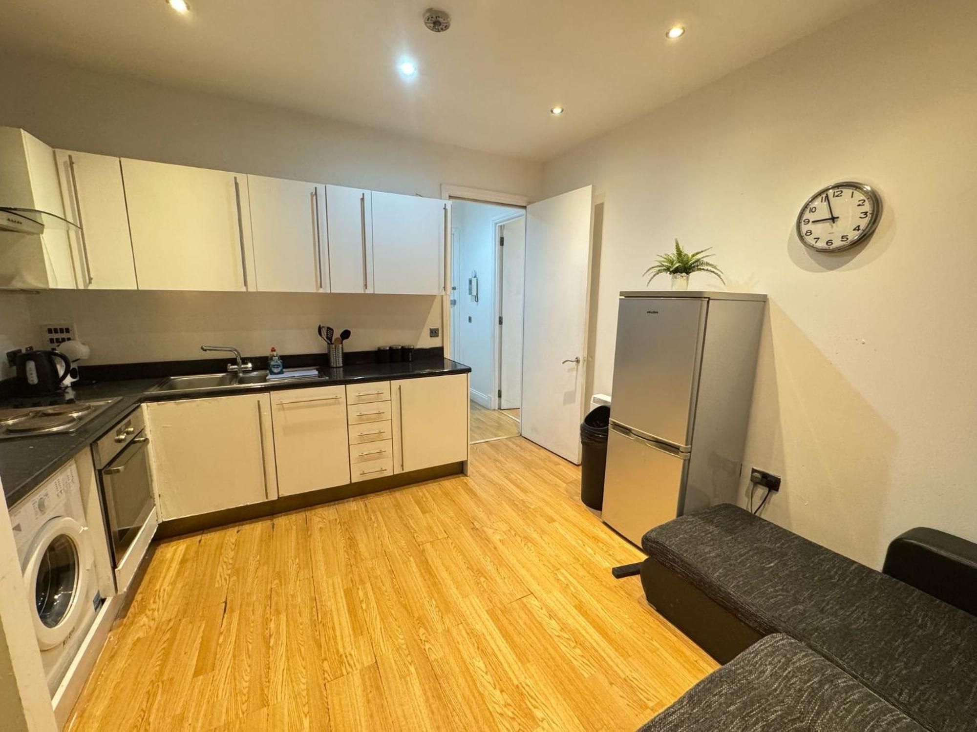 Comfortable - Cosy - Budget Studios In City Center London Eksteriør billede