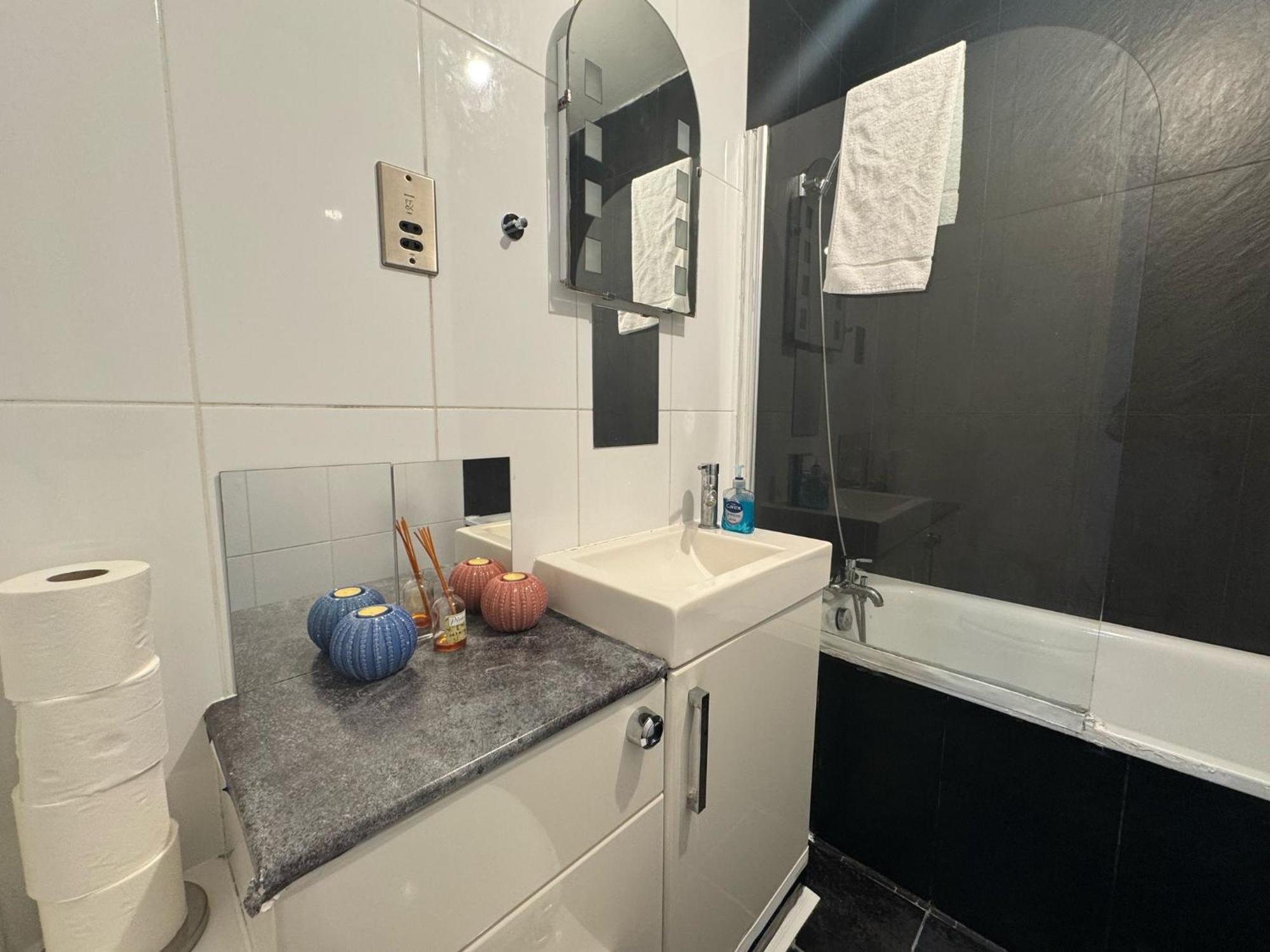 Comfortable - Cosy - Budget Studios In City Center London Eksteriør billede